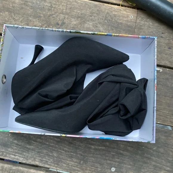 Jeffrey Campbell - Picture 4 of 8